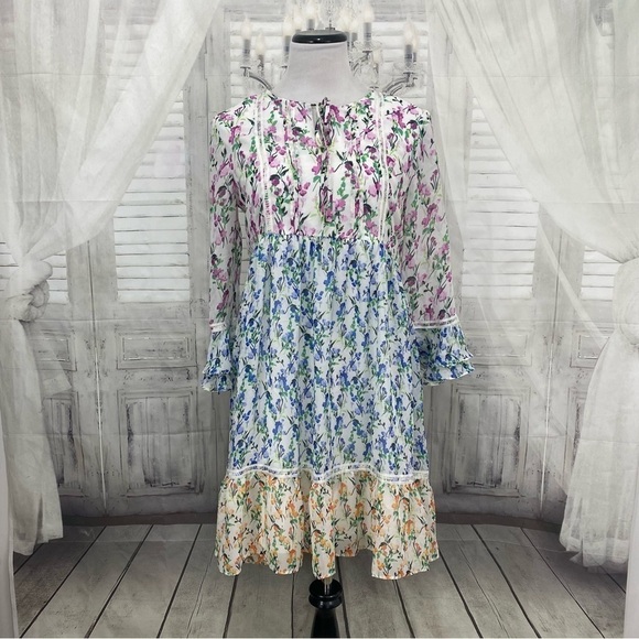 Maison Tara Size 4 V Neck Floral Print Cottagecore Dress Bell Sleeve Babydoll - Picture 2 of 10